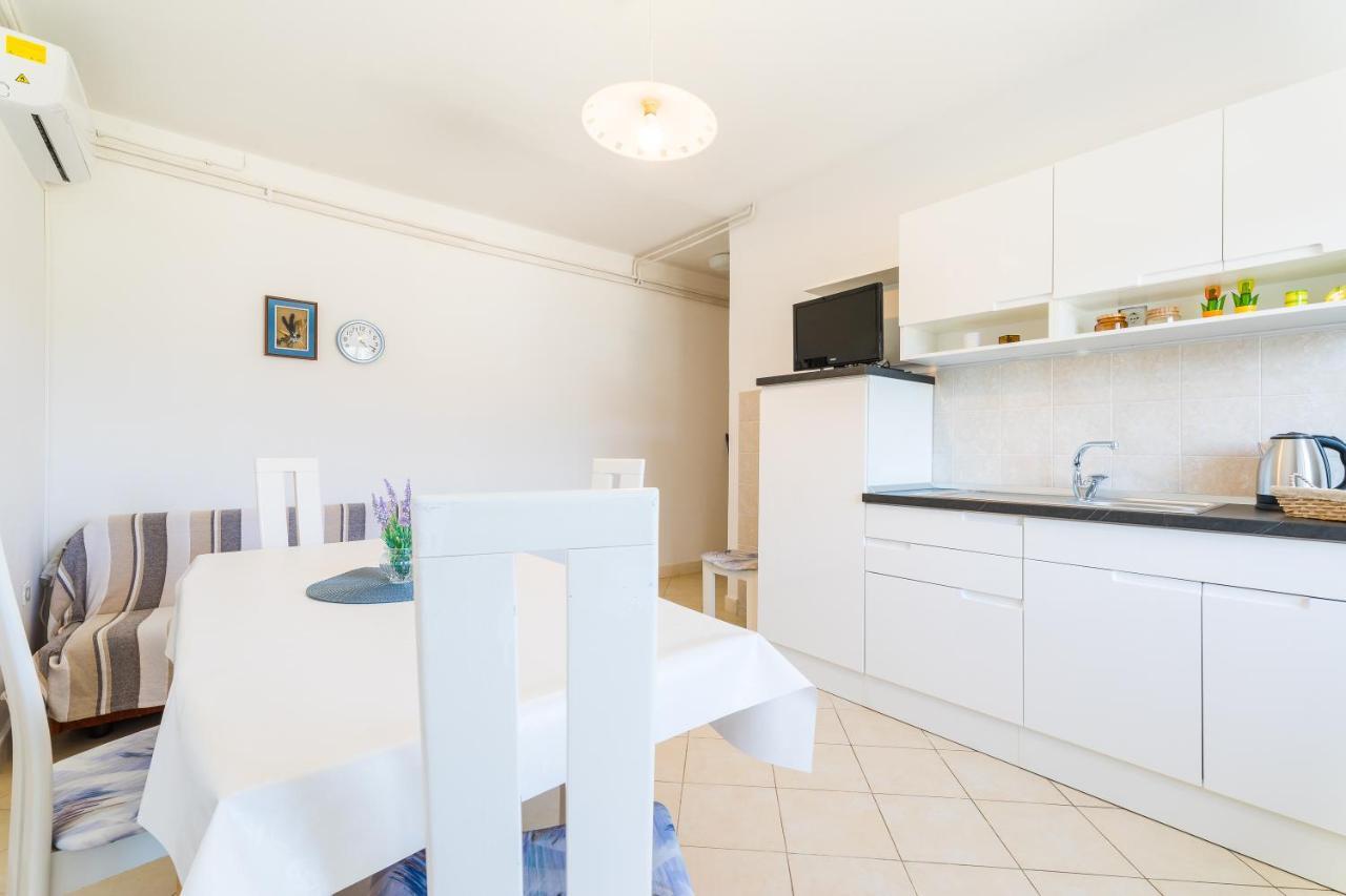 Apartment Kneže Račišće Exteriér fotografie
