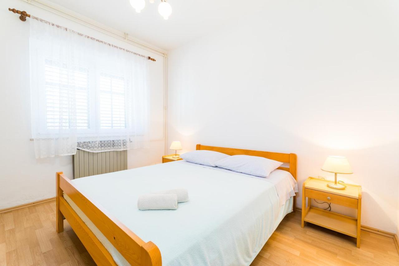 Apartment Kneže Račišće Exteriér fotografie